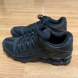 Nike Men's Black Reax 8 TR Workout Shoes